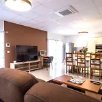 Charming House In Boa Vista With Private Pool * Boa Vista (Leiria)